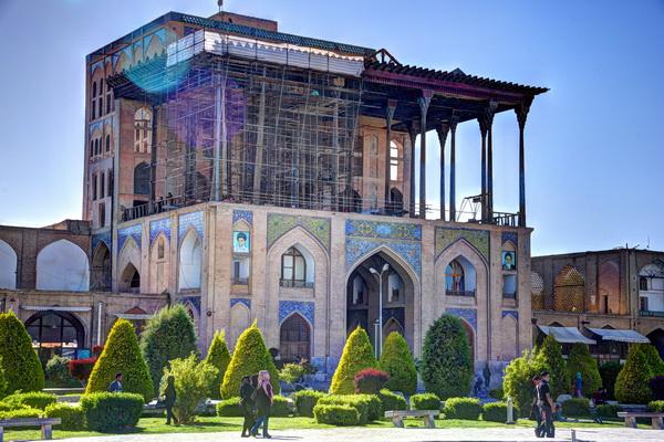 Esfahan-Ali-Qapu-MAH_9353_4_5_6_7_fused-xx Kopie.jpg